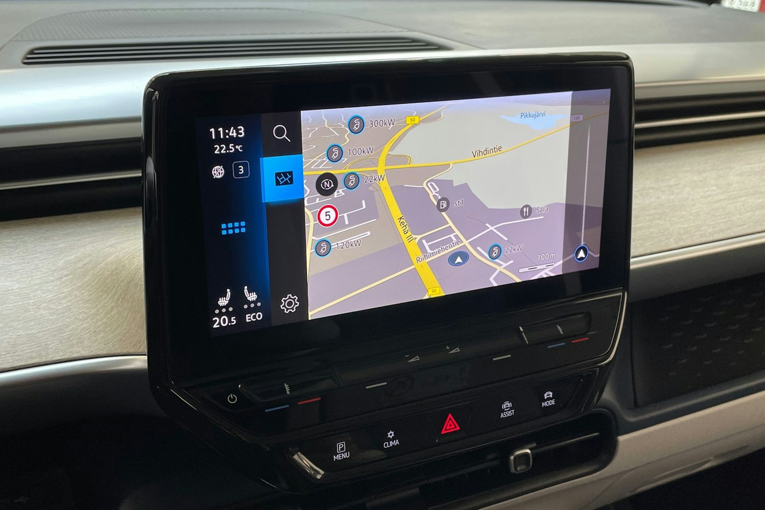valkoinen Volkswagen ID. Buzz 2023 kuva 17.