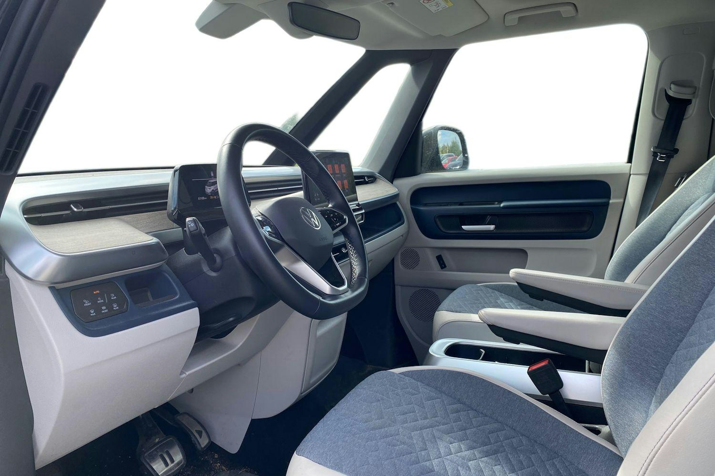 sininen Volkswagen ID. Buzz 2023 kuva 3.