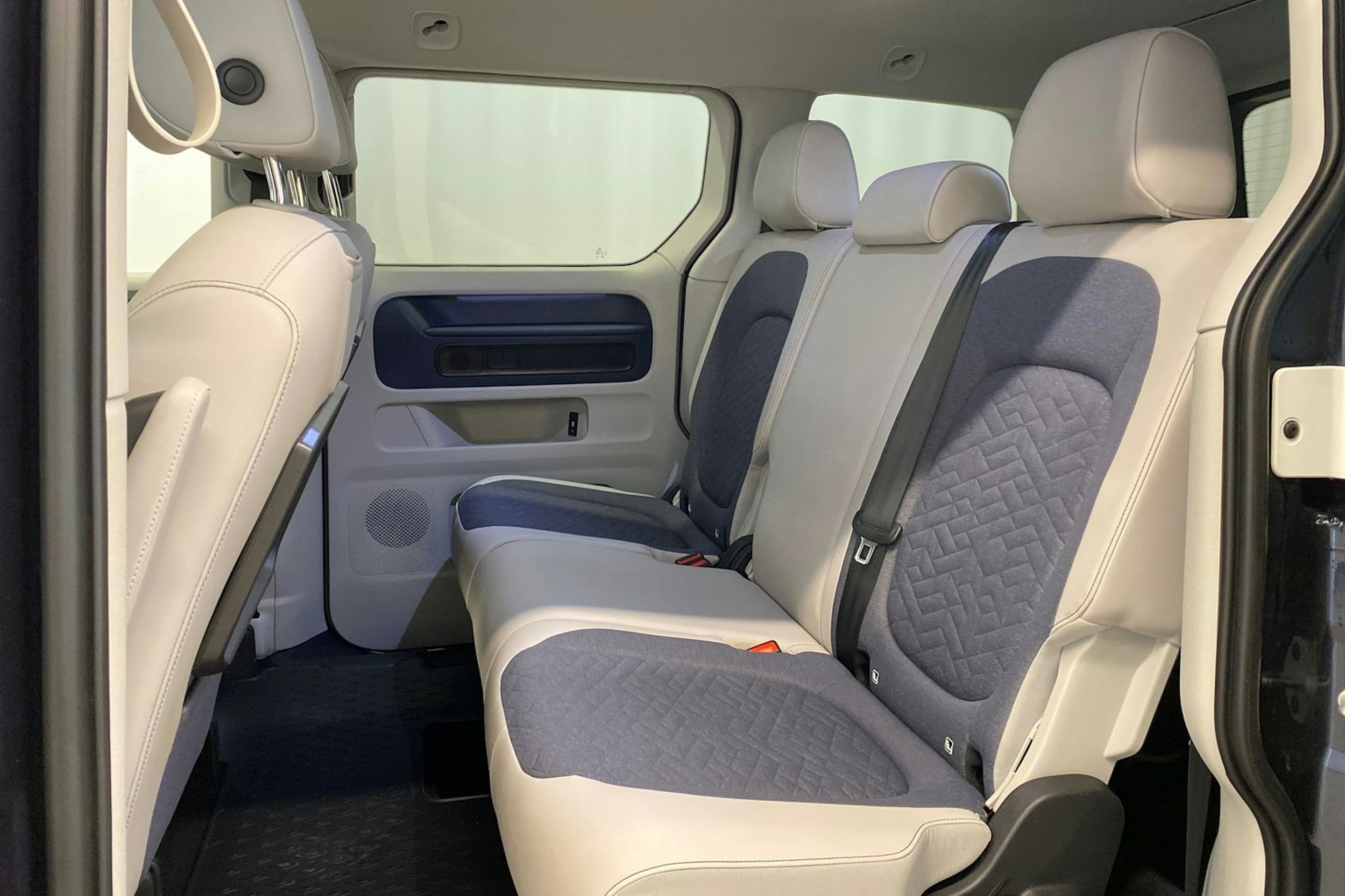 sininen Volkswagen ID. Buzz 2023 kuva 14.
