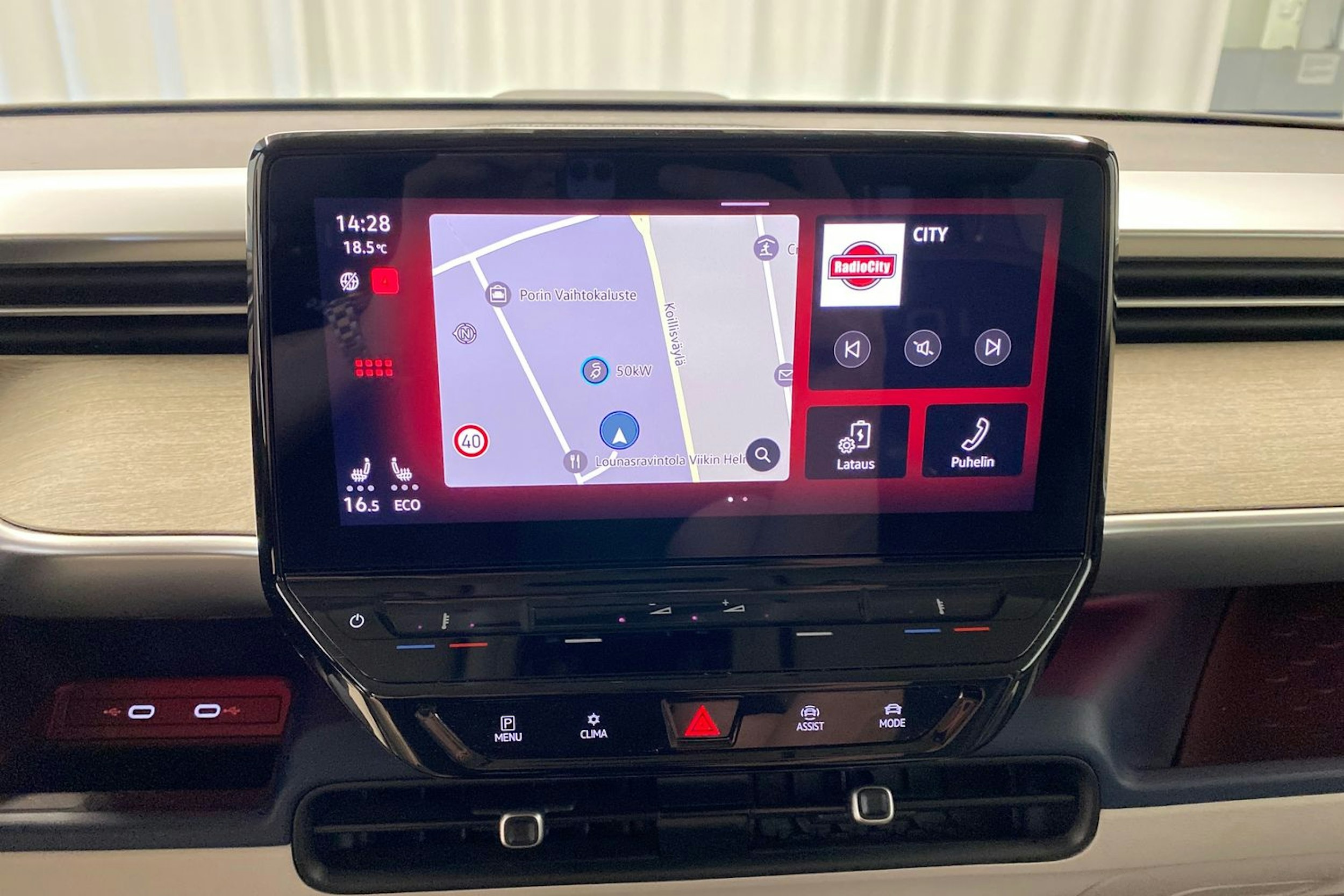 sininen Volkswagen ID. Buzz 2023 kuva 21.