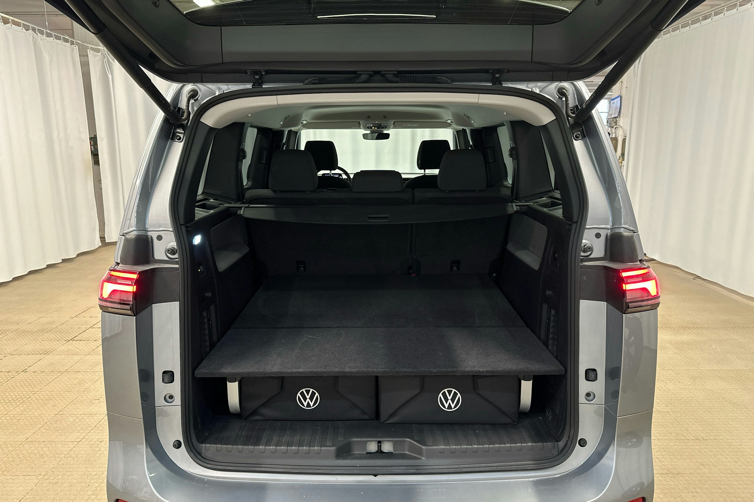 hopea Volkswagen ID. Buzz 2023 kuva 21.