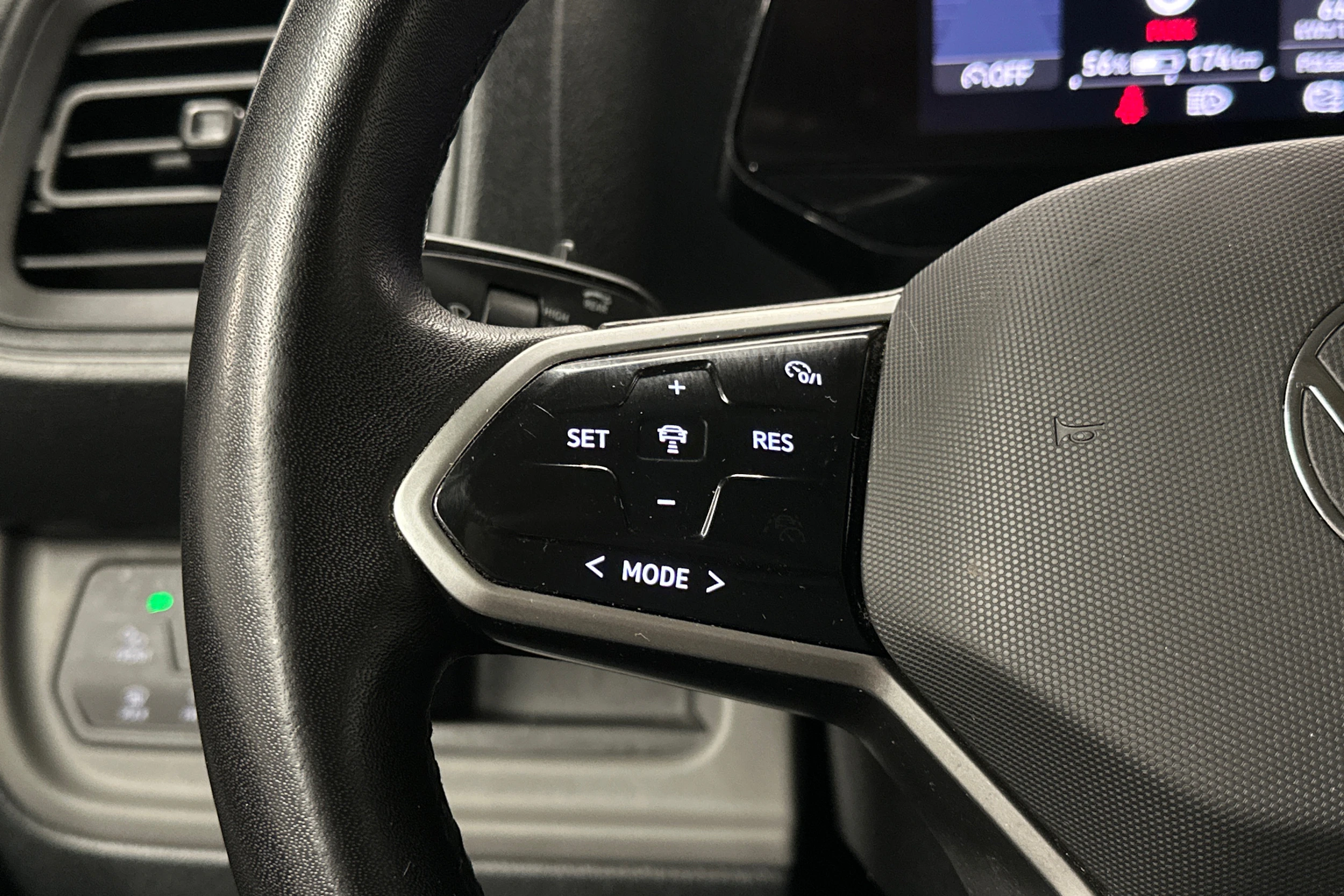 keltainen Volkswagen ID. Buzz Cargo 2023 kuva 10.