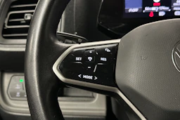 keltainen Volkswagen ID. Buzz Cargo 2023 kuva 10.