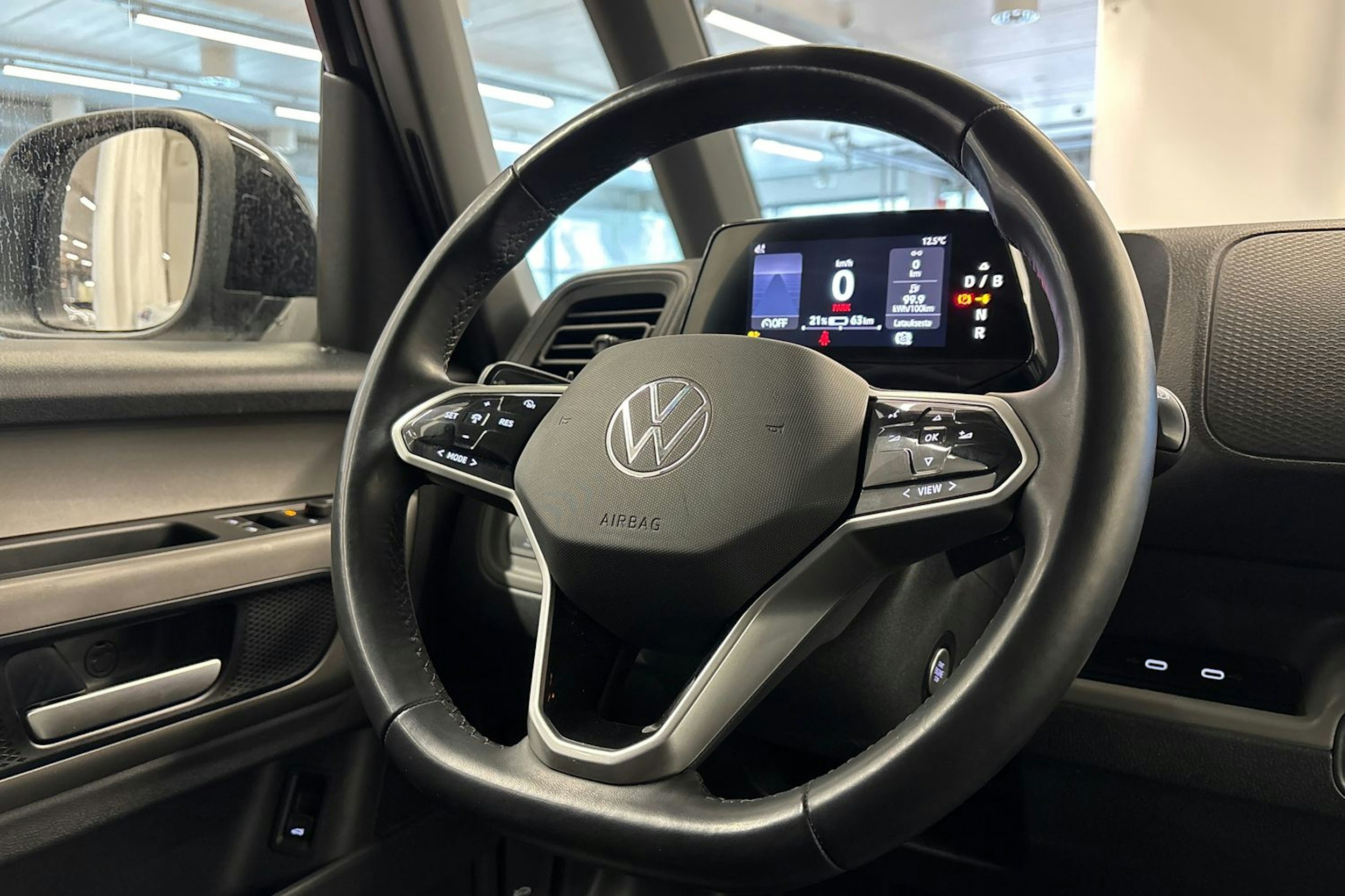 sininen Volkswagen ID. Buzz 2023 kuva 14.
