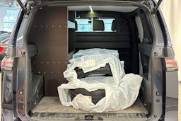 sininen Volkswagen ID. Buzz 2023 kuva 24.