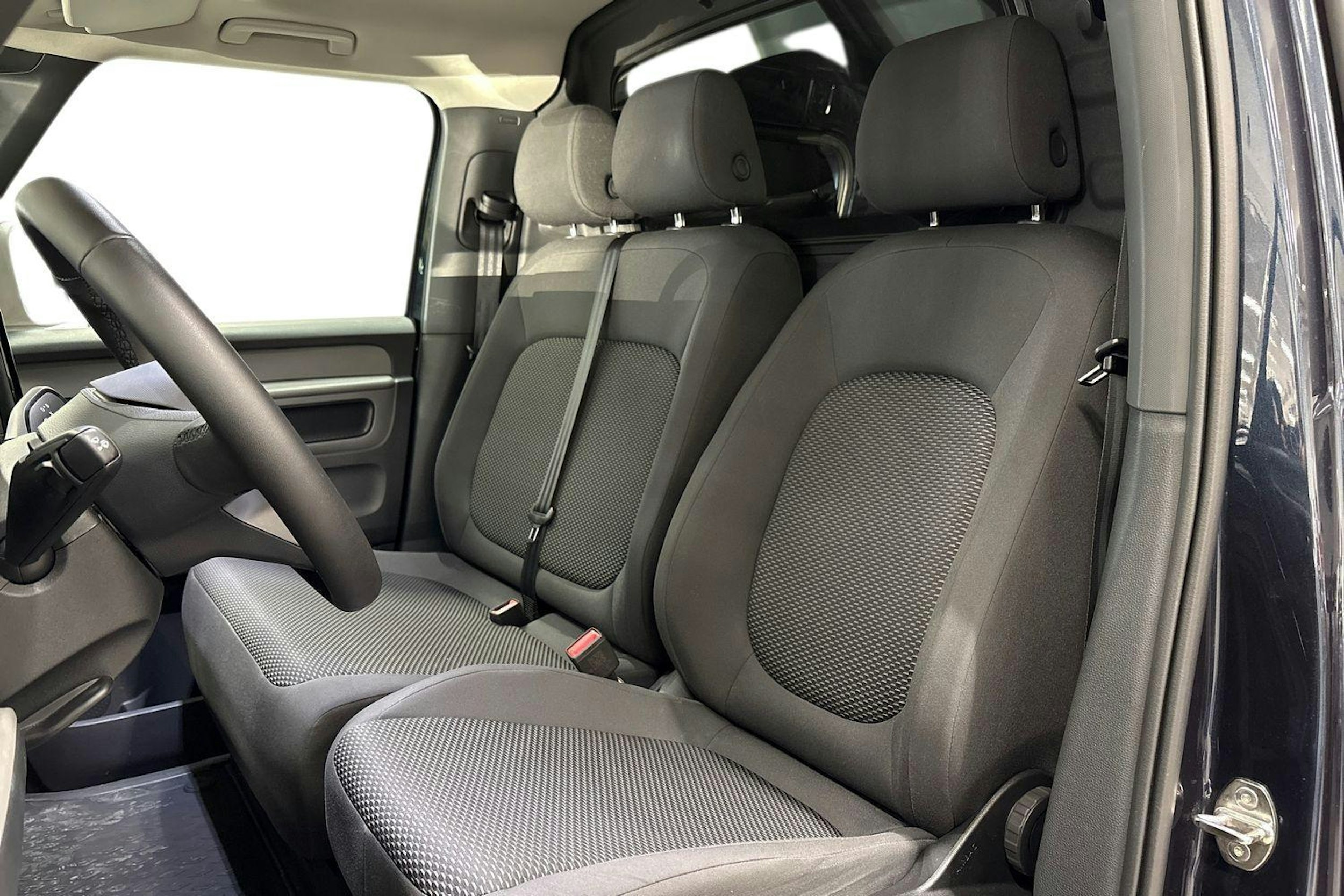 sininen Volkswagen ID. Buzz Cargo 2023 kuva 8.