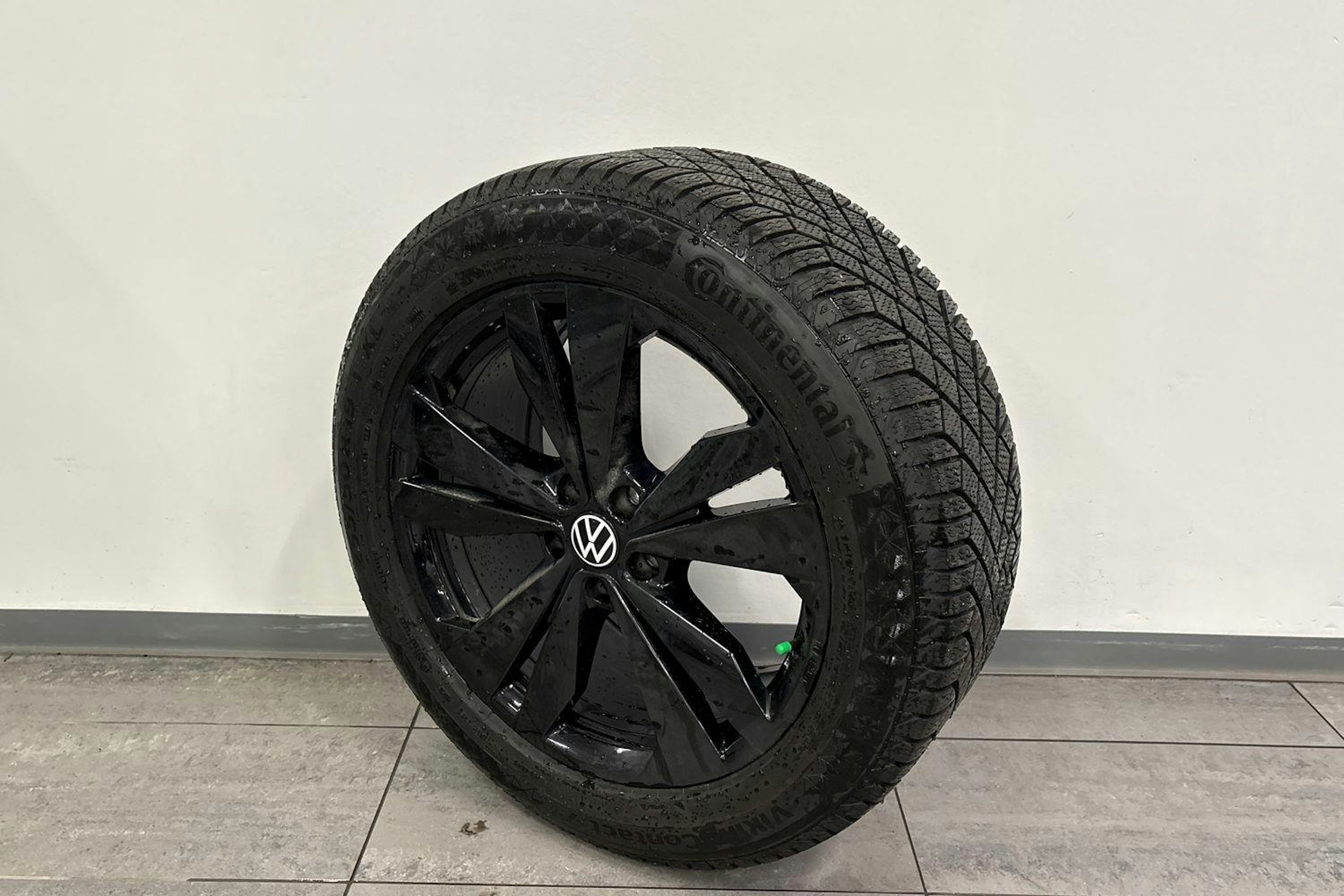 sininen Volkswagen ID. Buzz Cargo 2023 kuva 13.