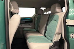 valkoinen Volkswagen ID. Buzz 2023 kuva 8.