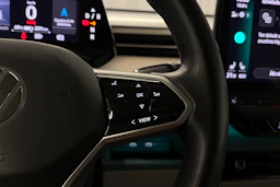 valkoinen Volkswagen ID. Buzz 2023 kuva 12.