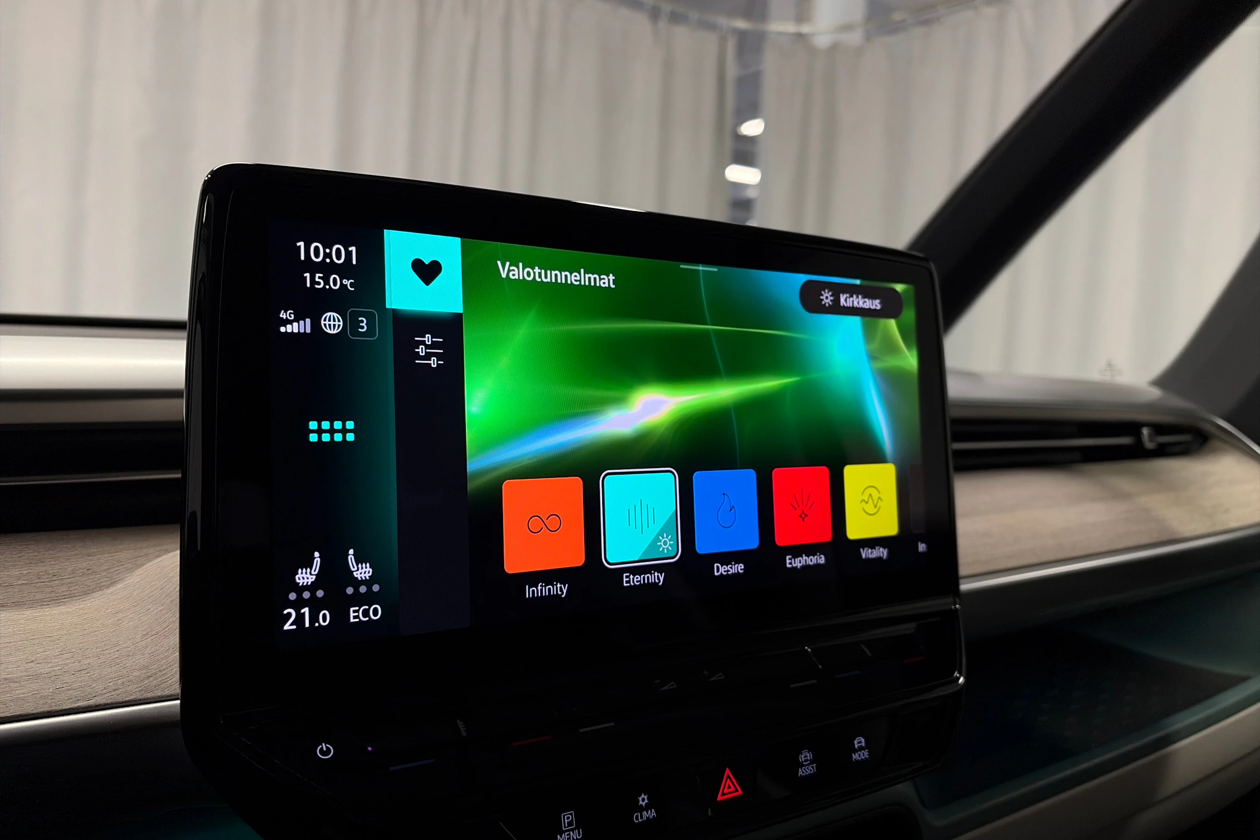 valkoinen Volkswagen ID. Buzz 2023 kuva 17.