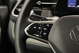 valkoinen Volkswagen ID. Buzz 2023 kuva 16.