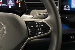 valkoinen Volkswagen ID. Buzz 2023 kuva 17.