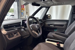 Valkoinen Volkswagen ID. Buzz 2024 kuva 6.