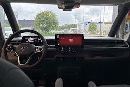 Valkoinen Volkswagen ID. Buzz 2024 kuva 7.