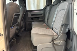 Valkoinen Volkswagen ID. Buzz 2024 kuva 8.