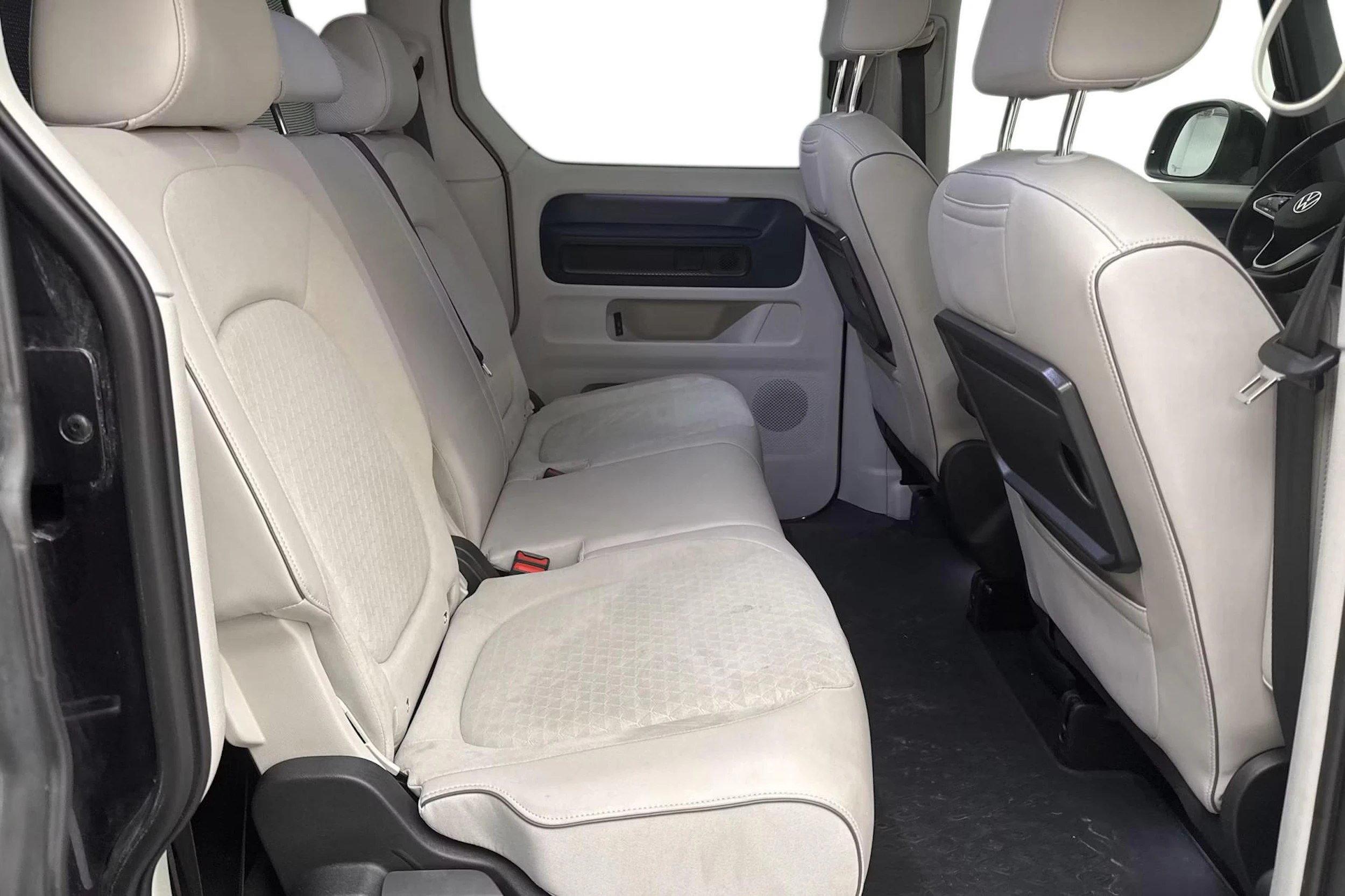 met. sininen Volkswagen ID. Buzz 2024 kuva 8.