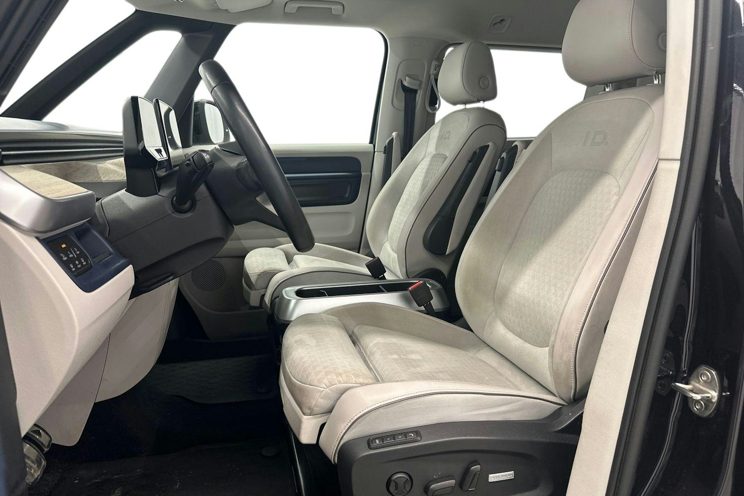 musta Volkswagen ID. Buzz 2024 kuva 11.