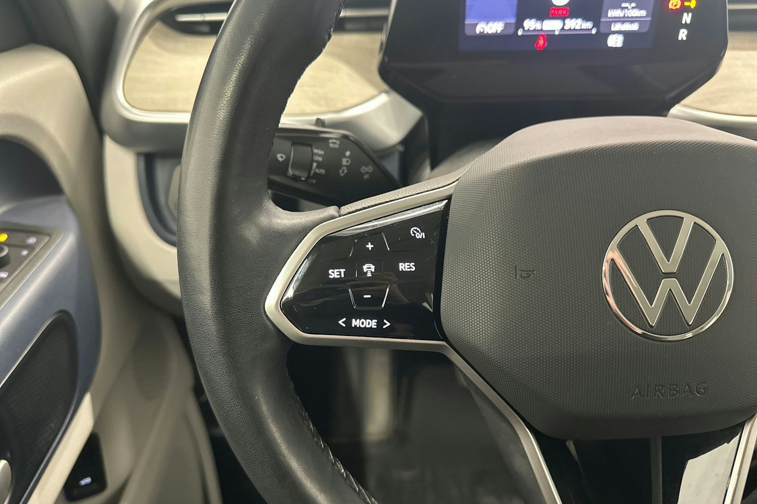 musta Volkswagen ID. Buzz 2024 kuva 15.