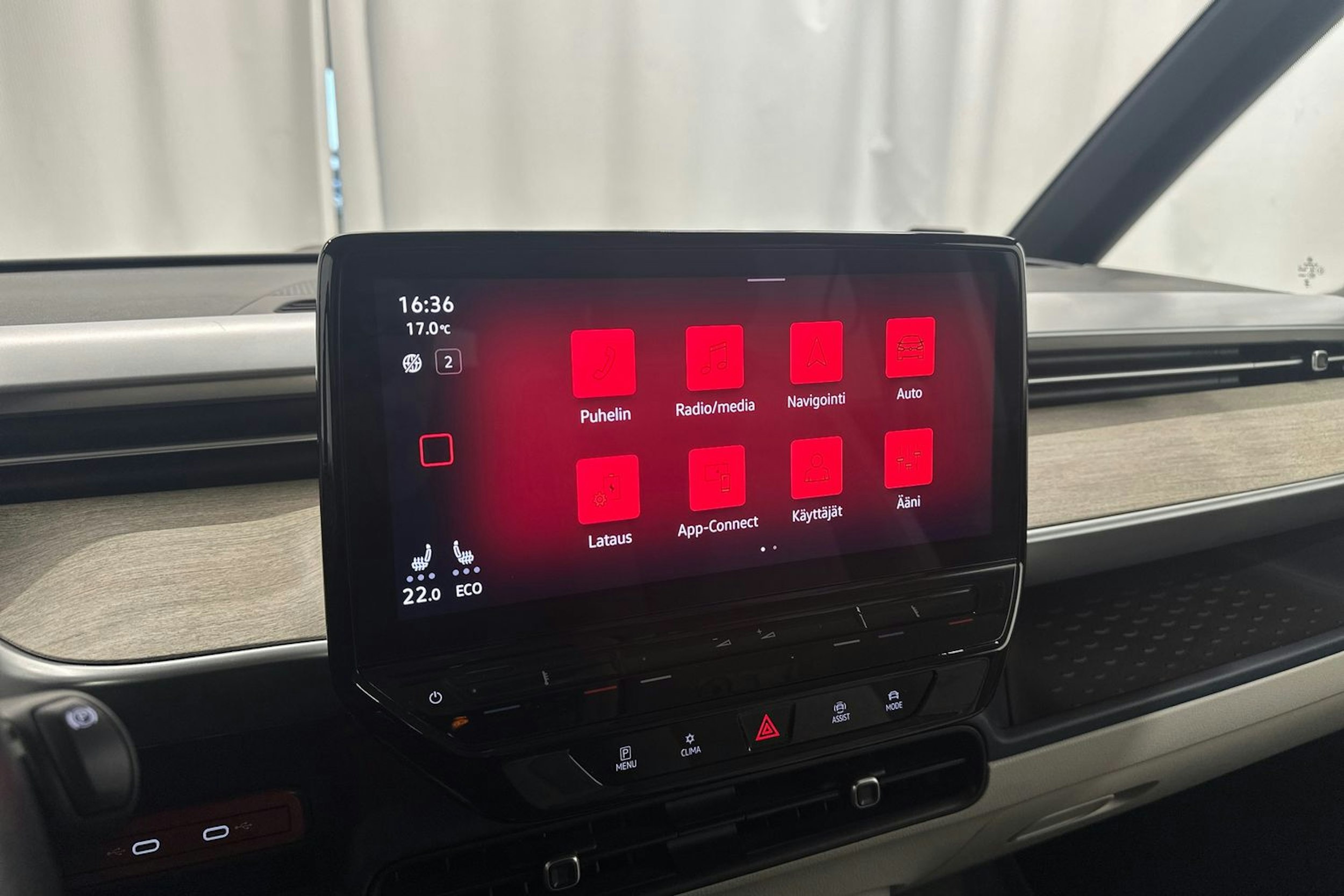 musta Volkswagen ID. Buzz 2024 kuva 19.