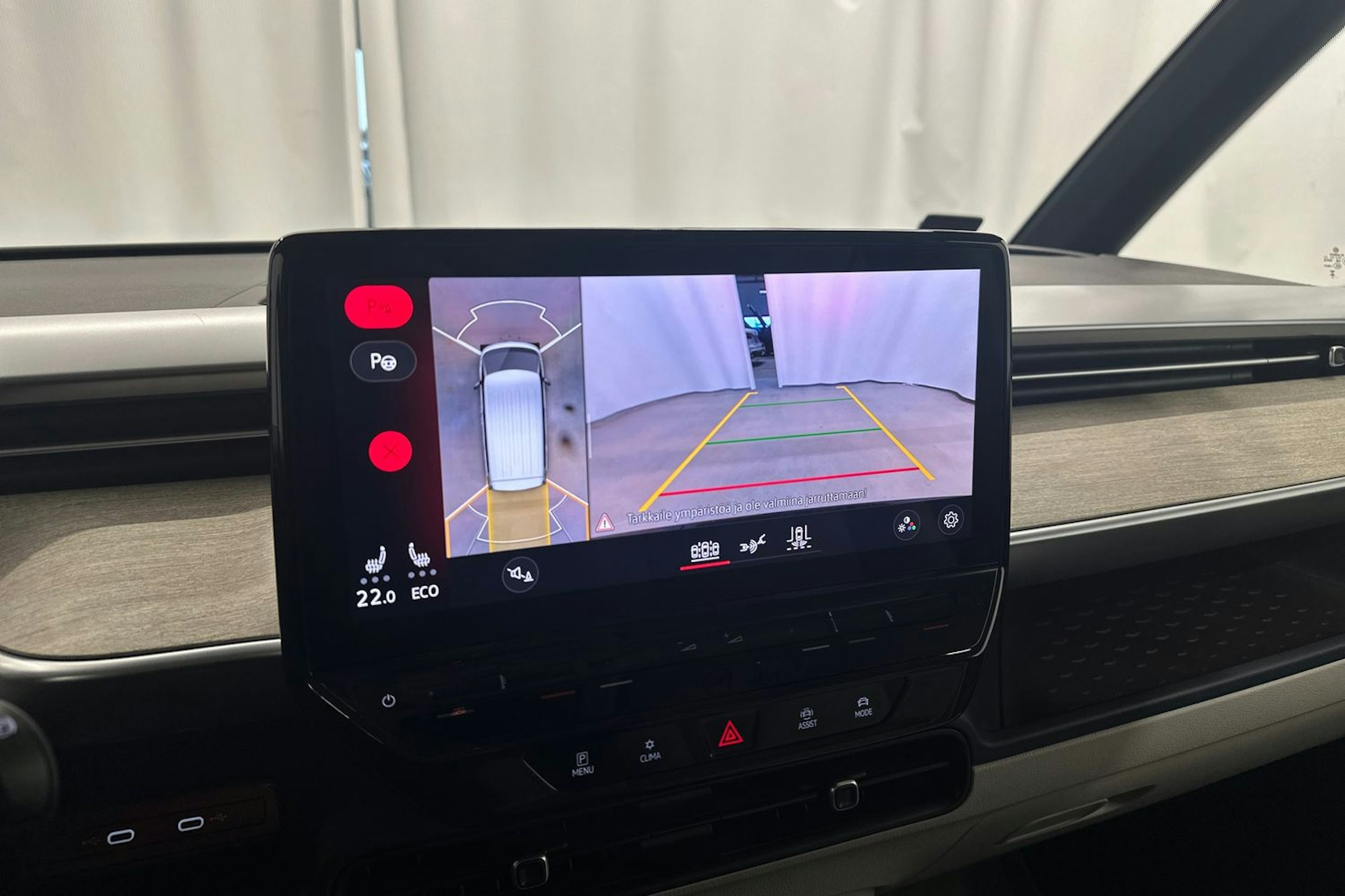 musta Volkswagen ID. Buzz 2024 kuva 21.