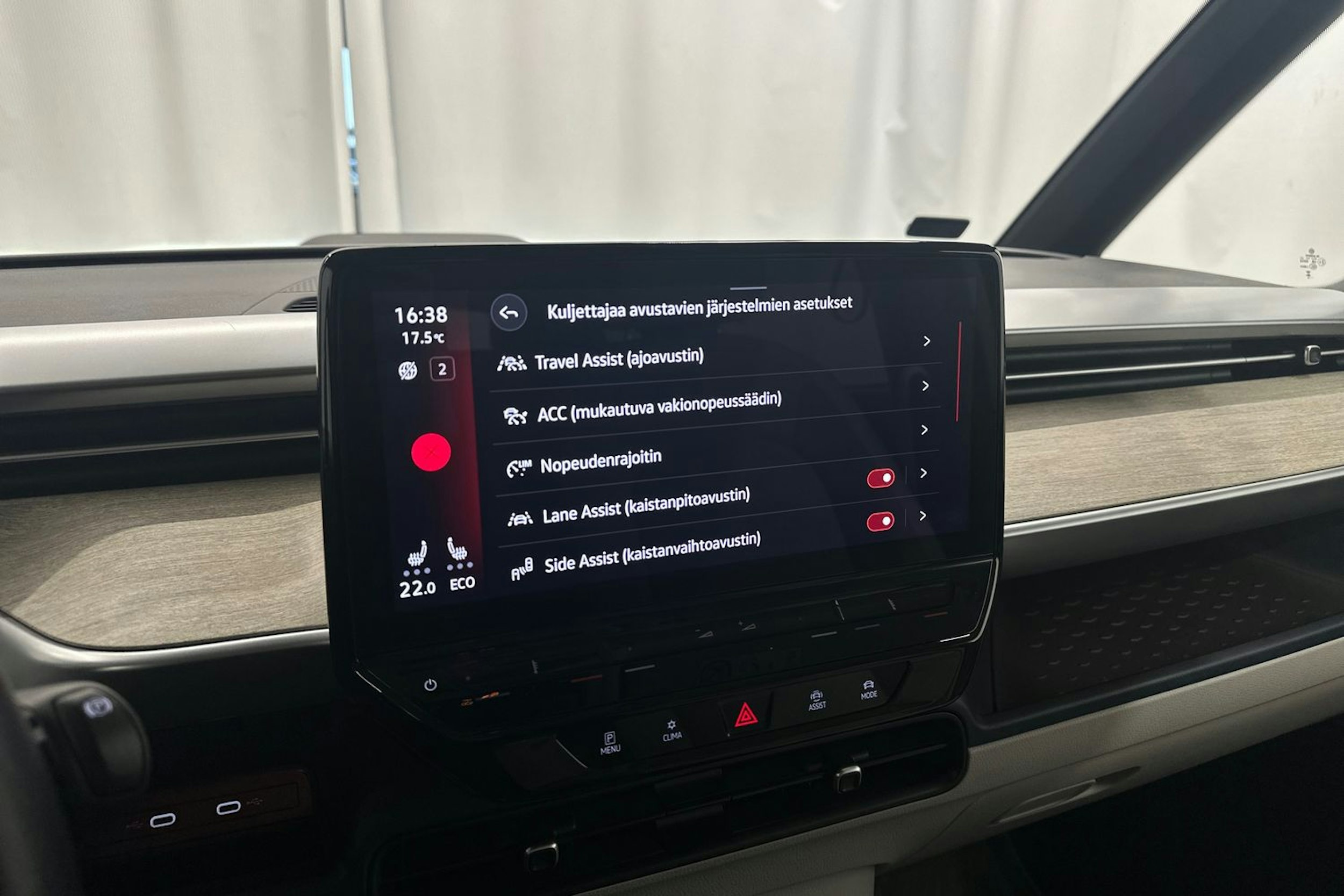 musta Volkswagen ID. Buzz 2024 kuva 23.