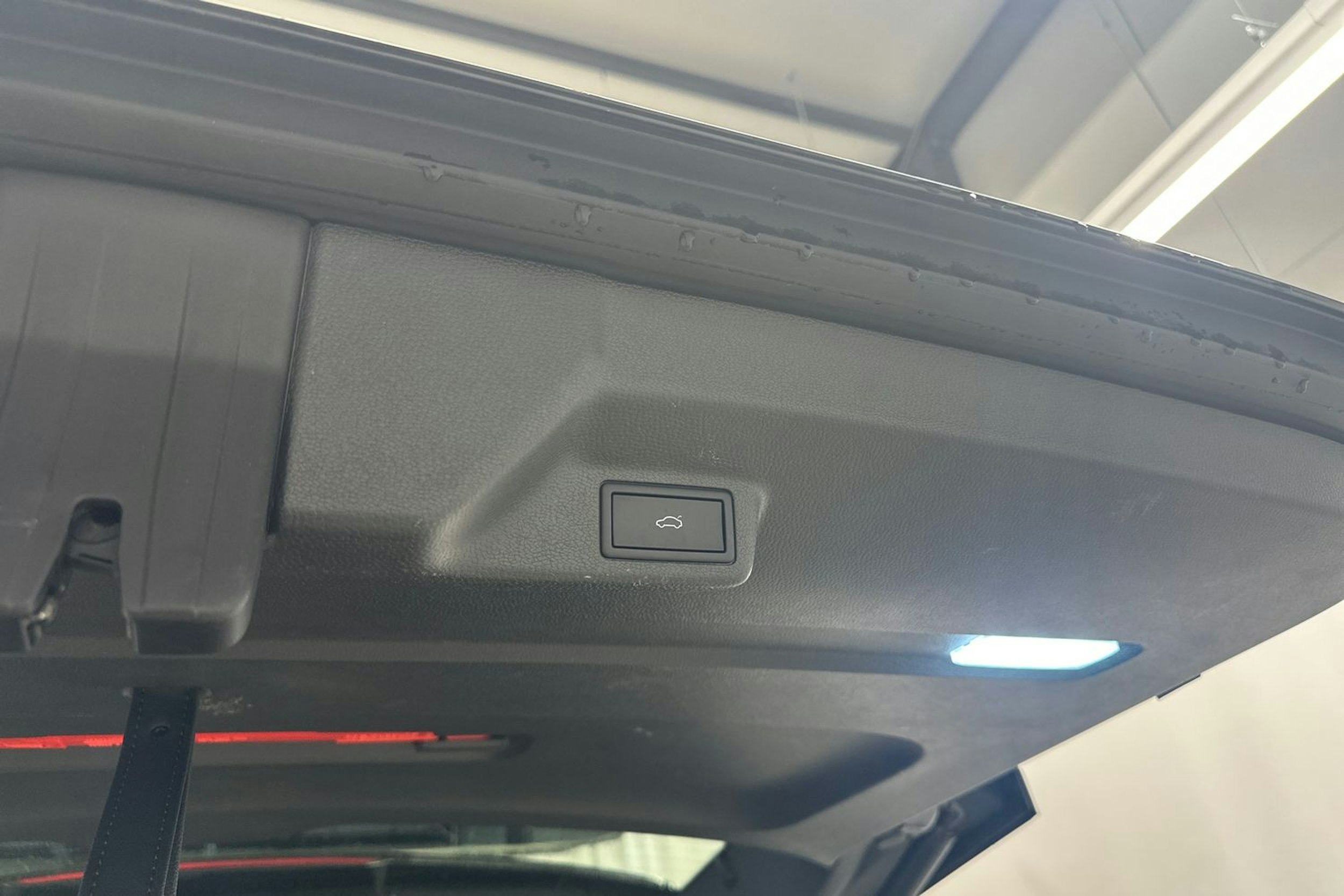 musta Volkswagen ID. Buzz 2024 kuva 30.