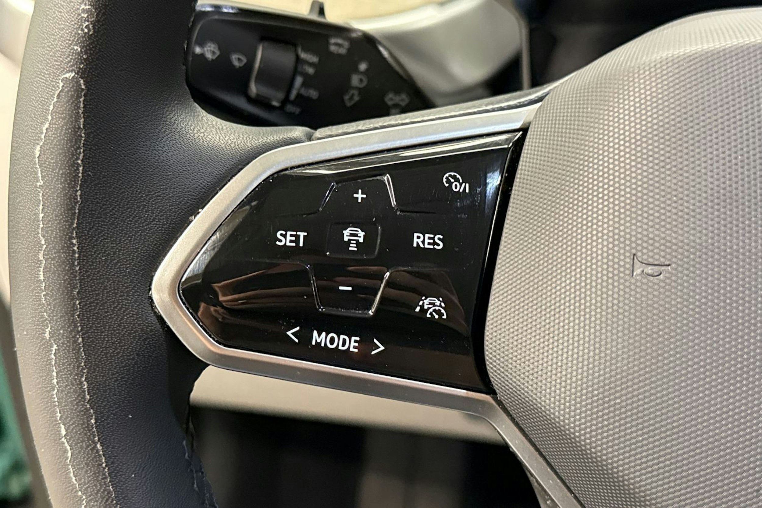 vihreä Volkswagen ID. Buzz 2023 kuva 14.