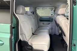 vihreä Volkswagen ID. Buzz 2023 kuva 20.