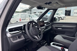 valkoinen Volkswagen ID. Buzz 2023 kuva 6.
