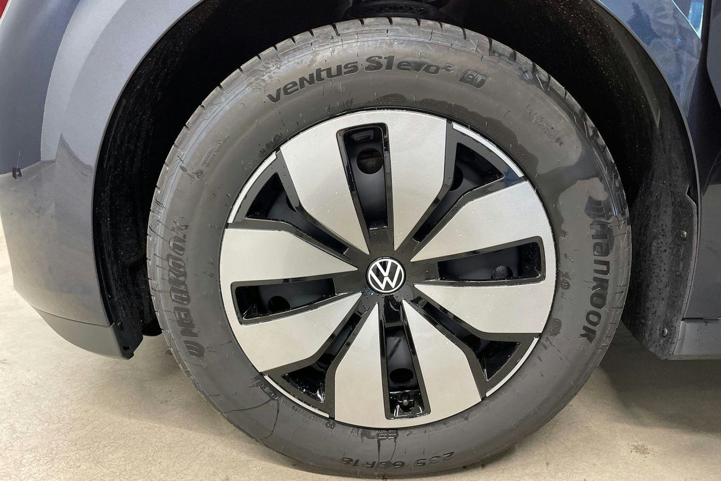 sininen Volkswagen ID. Buzz Cargo 2024 kuva 7.