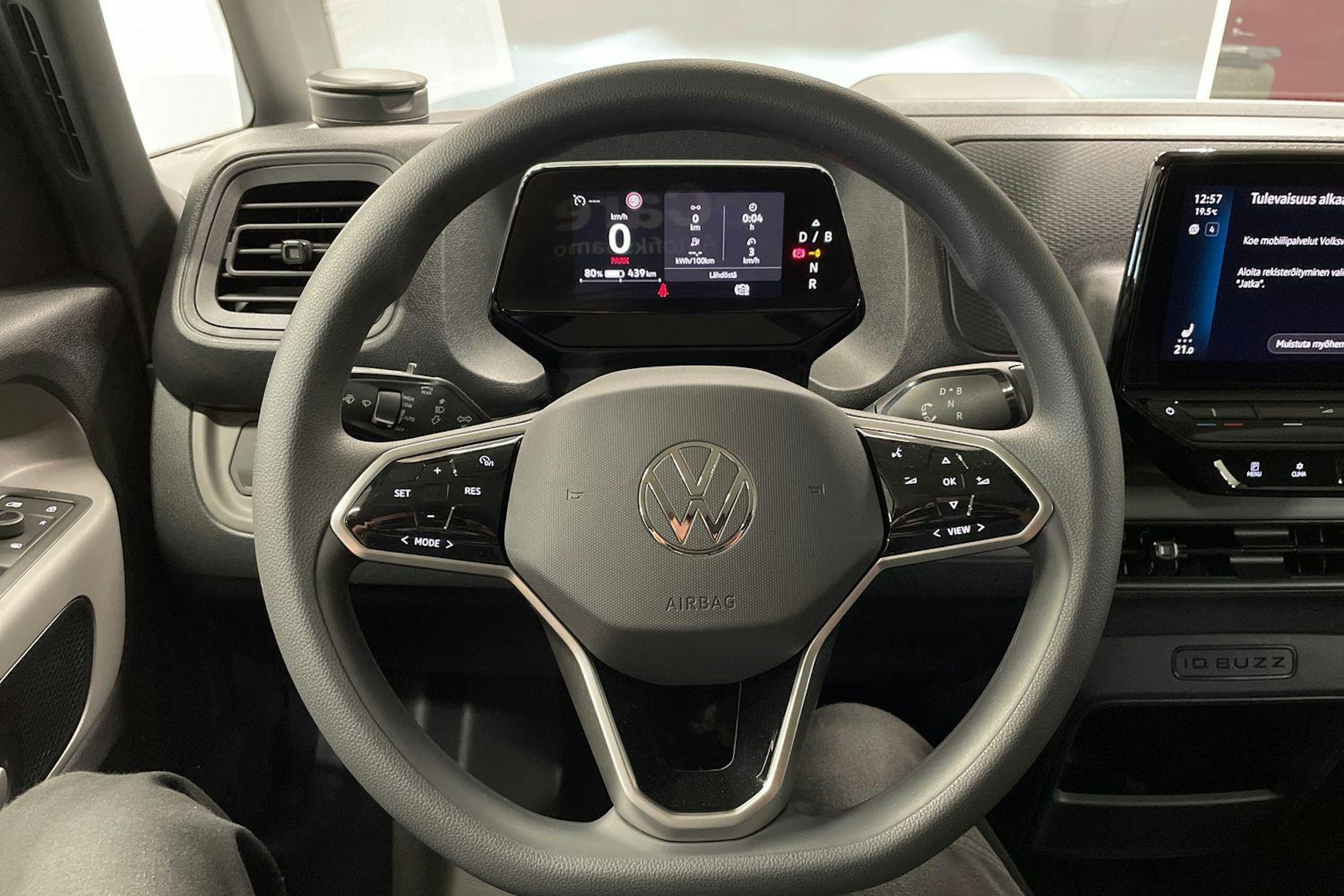 sininen Volkswagen ID. Buzz Cargo 2024 kuva 11.