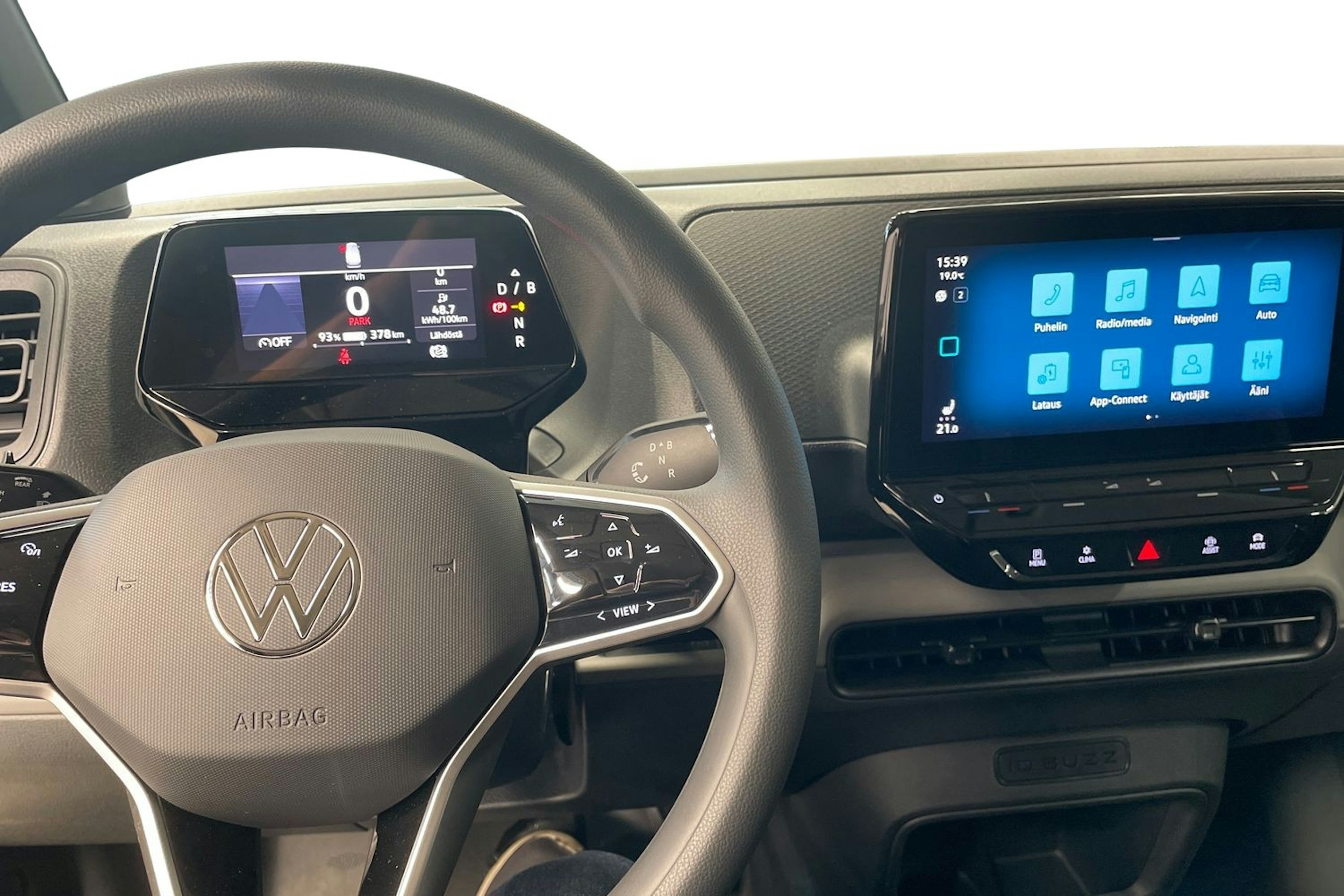 sininen Volkswagen ID. Buzz 2024 kuva 7.