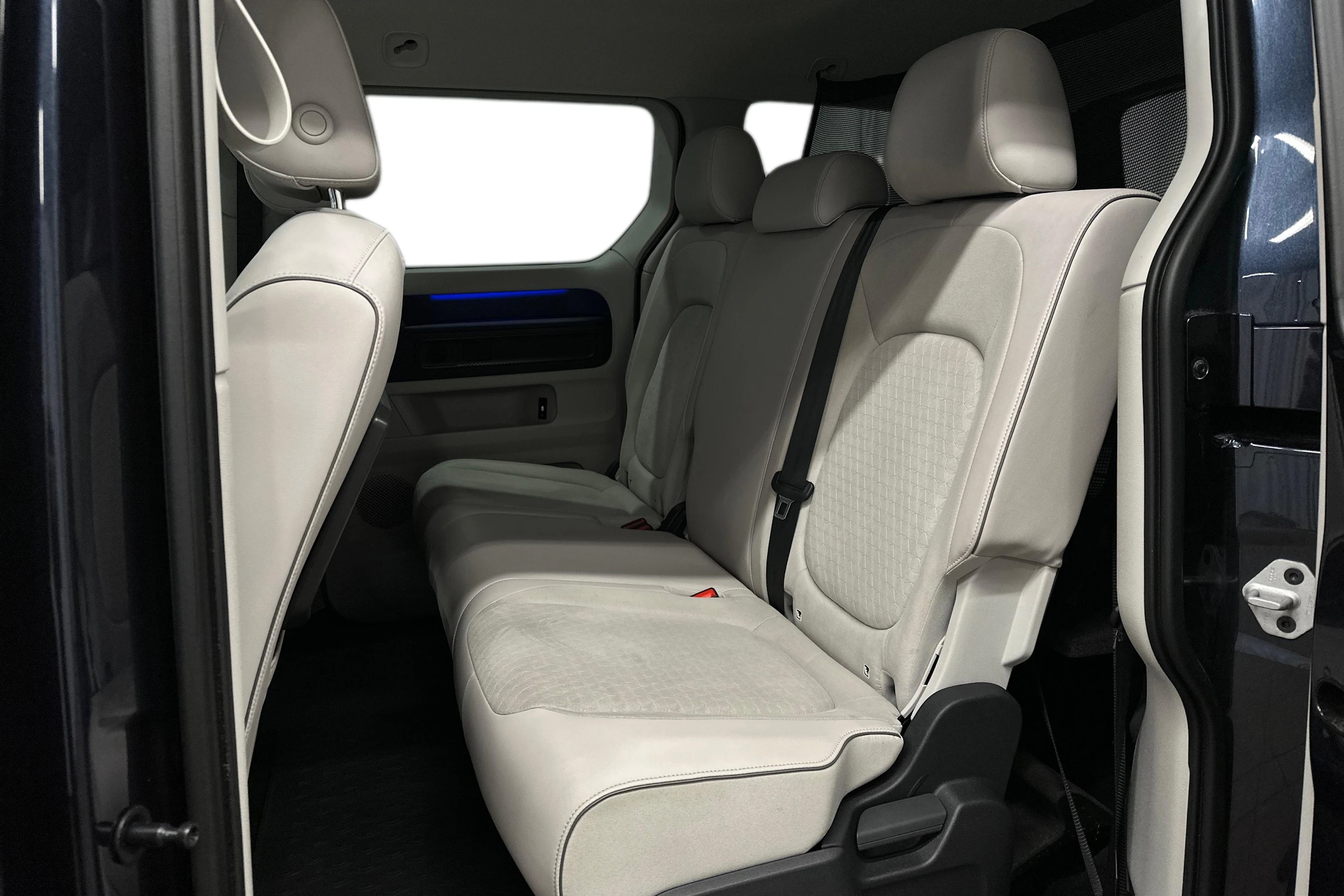 sininen Volkswagen ID. Buzz 2024 kuva 11.