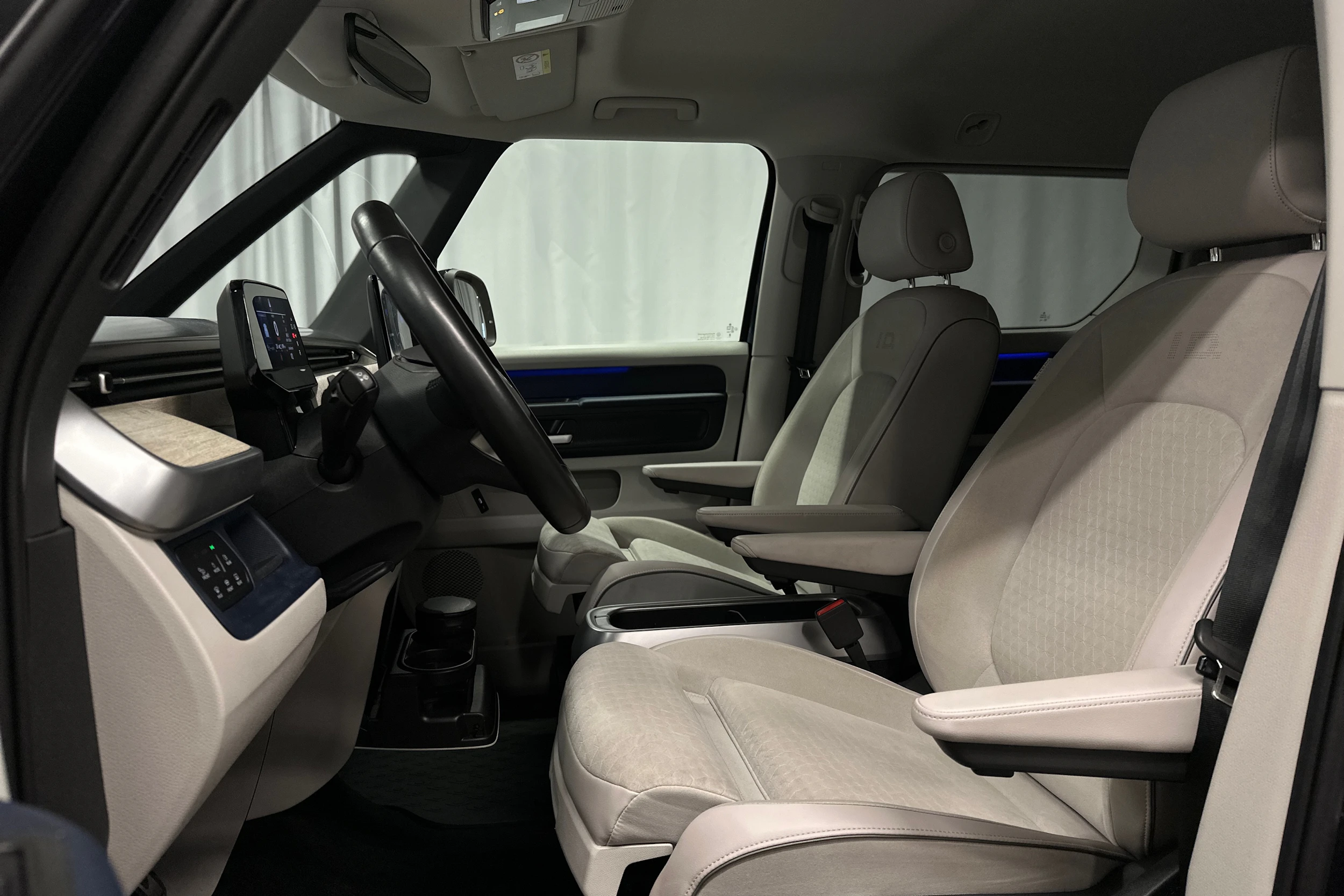 sininen Volkswagen ID. Buzz 2024 kuva 18.