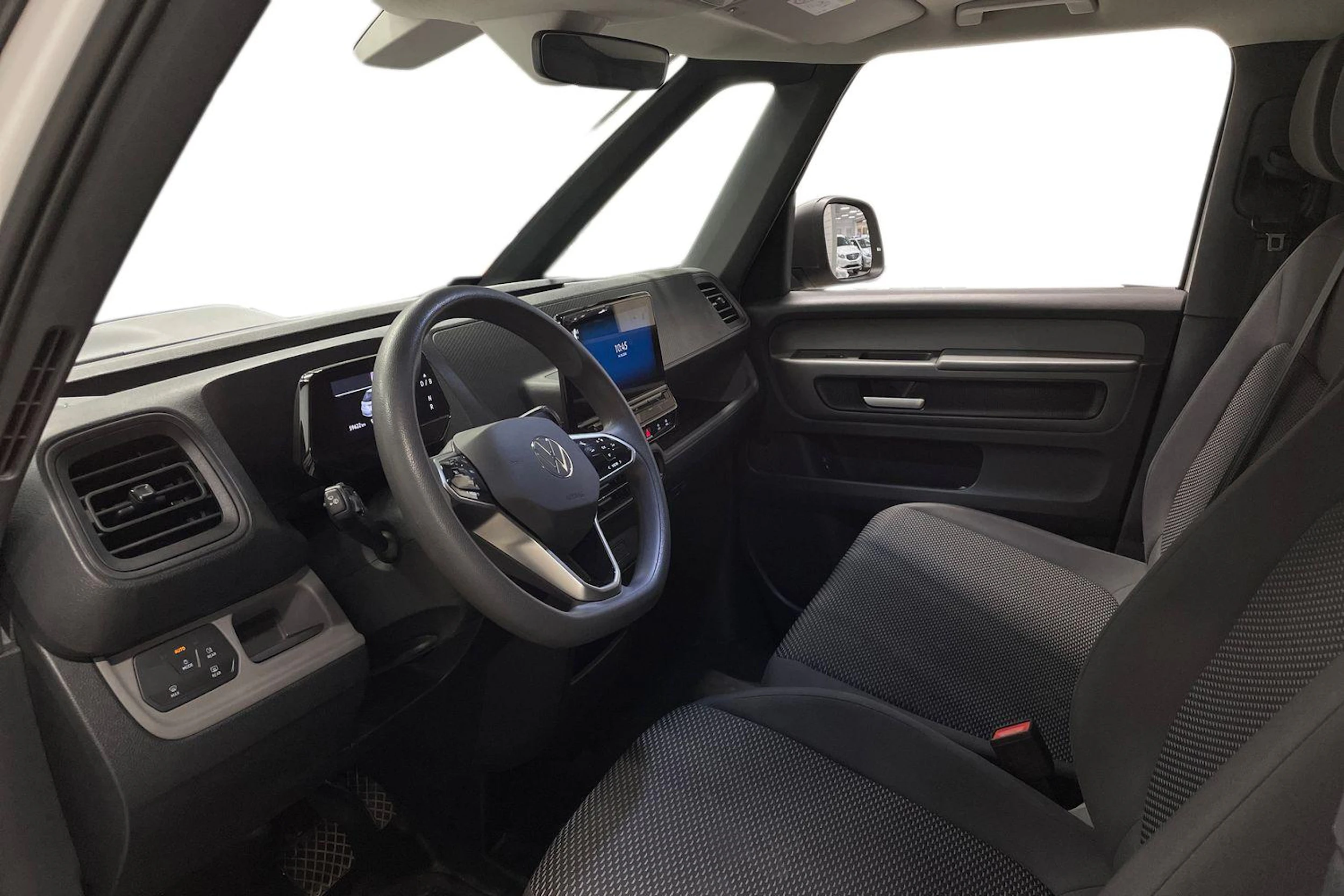 Valkoinen Volkswagen ID. Buzz 2024 kuva 3.