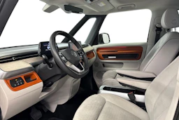 valkoinen Volkswagen ID. Buzz 2024 kuva 8.