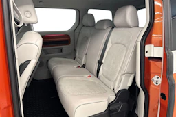 valkoinen Volkswagen ID. Buzz 2024 kuva 11.