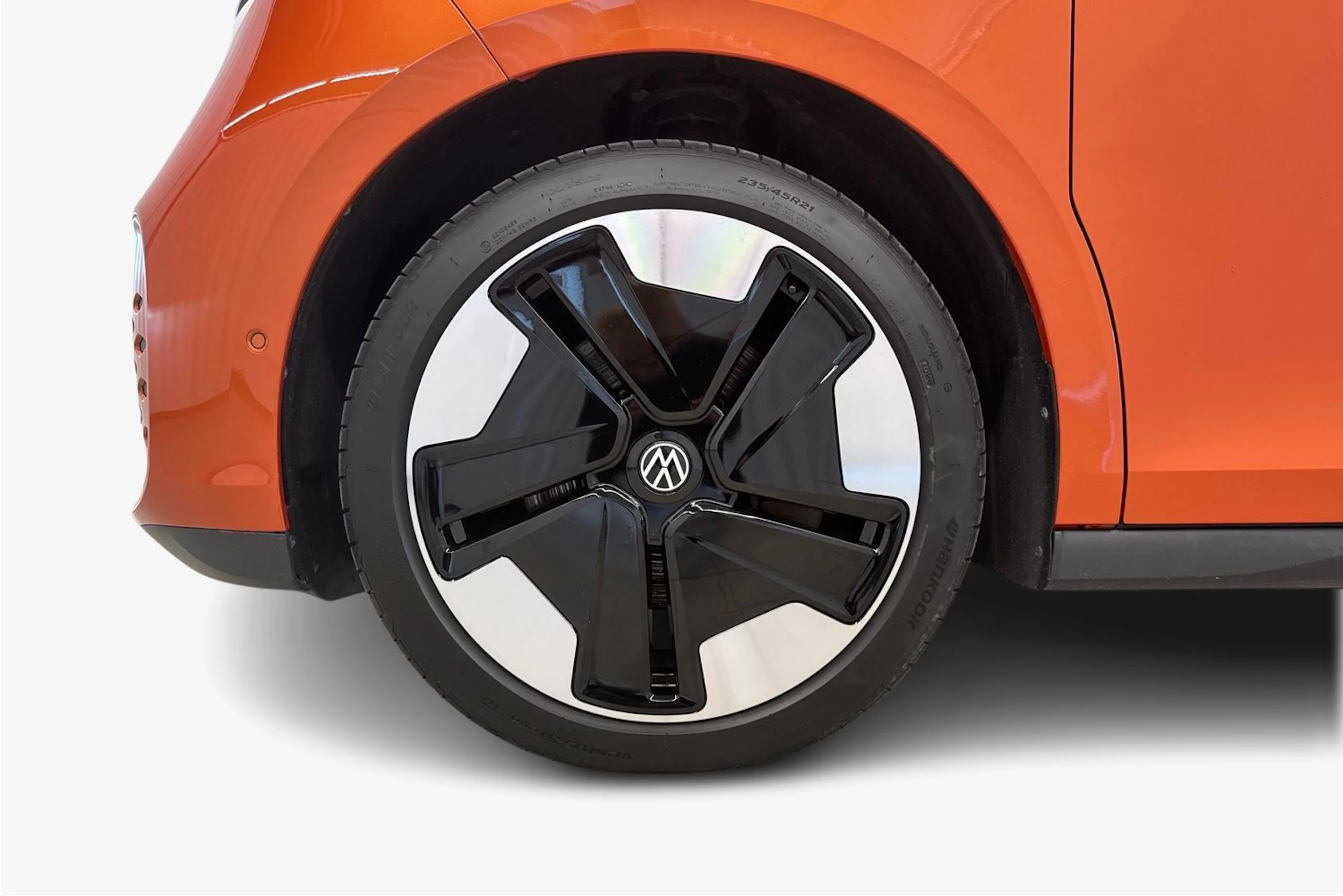 valkoinen Volkswagen ID. Buzz 2024 kuva 12.