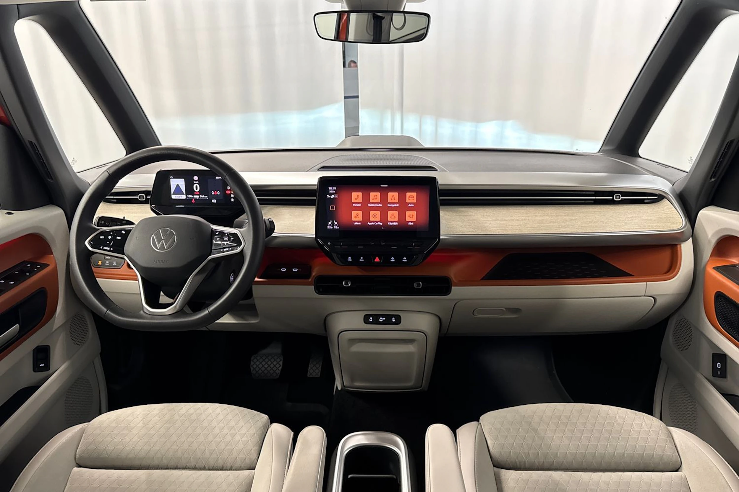 valkoinen Volkswagen ID. Buzz 2024 kuva 13.