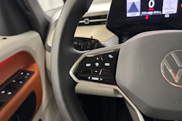 valkoinen Volkswagen ID. Buzz 2024 kuva 17.