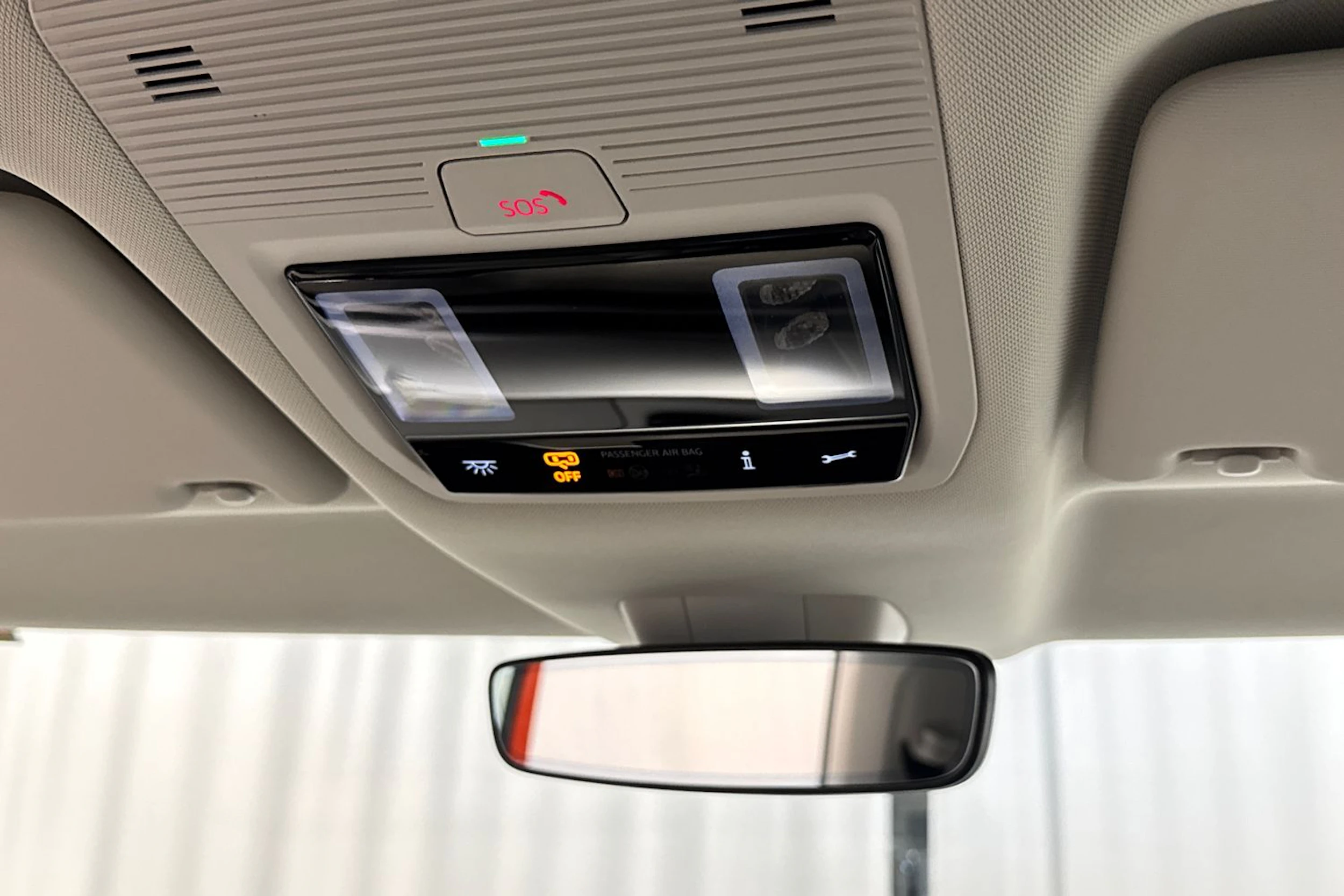 valkoinen Volkswagen ID. Buzz 2024 kuva 31.