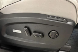 valkoinen Volkswagen ID. Buzz 2024 kuva 33.