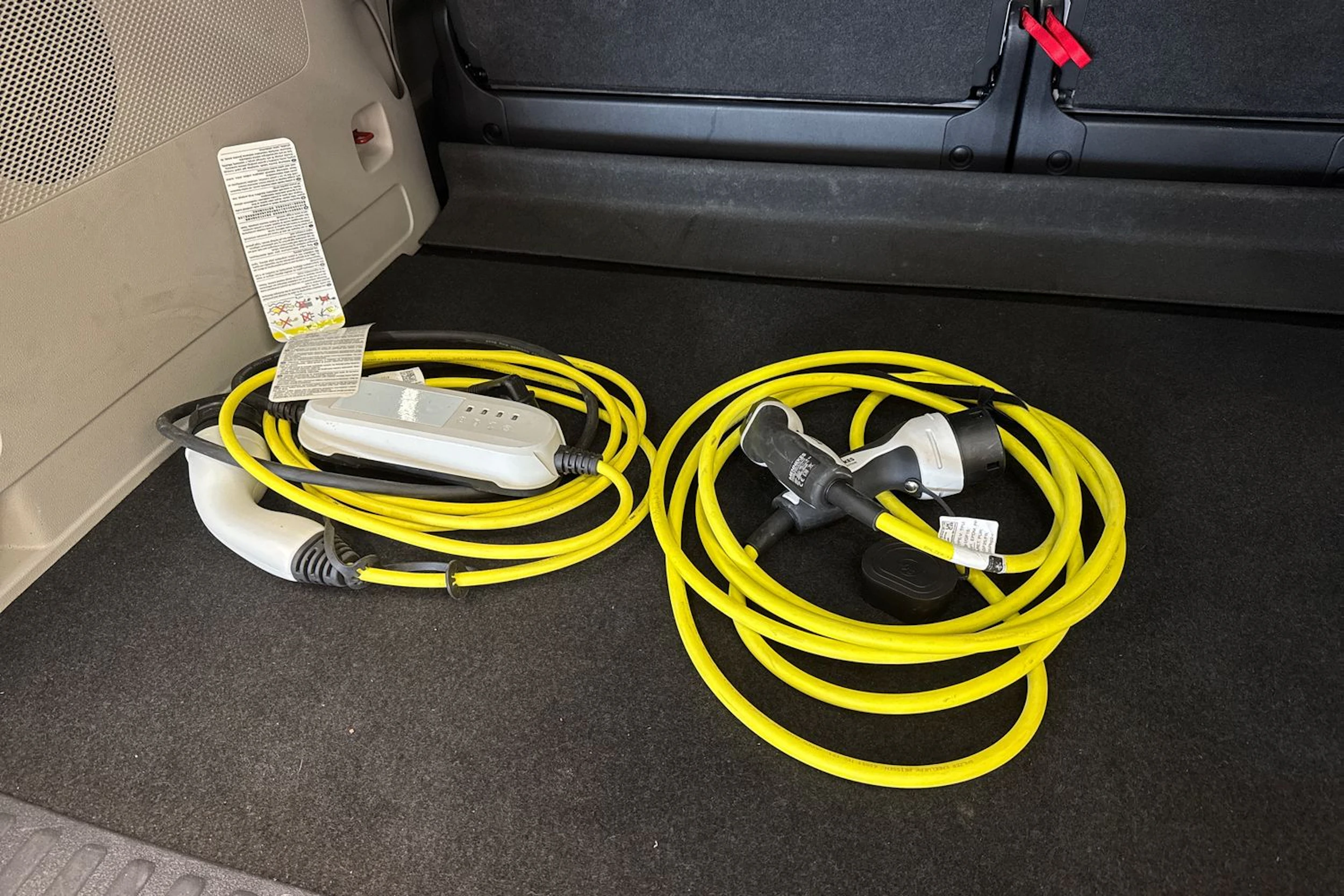 valkoinen Volkswagen ID. Buzz 2024 kuva 36.