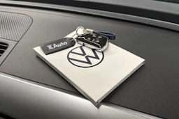 valkoinen Volkswagen ID. Buzz 2024 kuva 38.