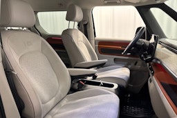 met. musta Volkswagen ID. Buzz 2024 kuva 15.