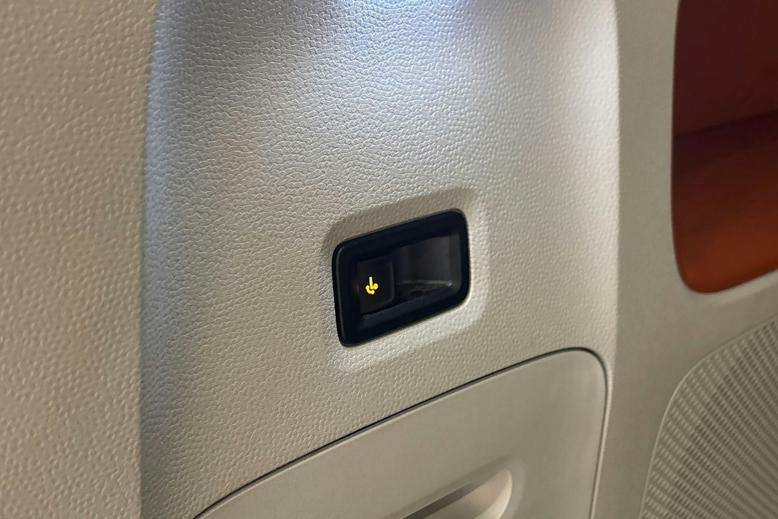 met. musta Volkswagen ID. Buzz 2024 kuva 17.