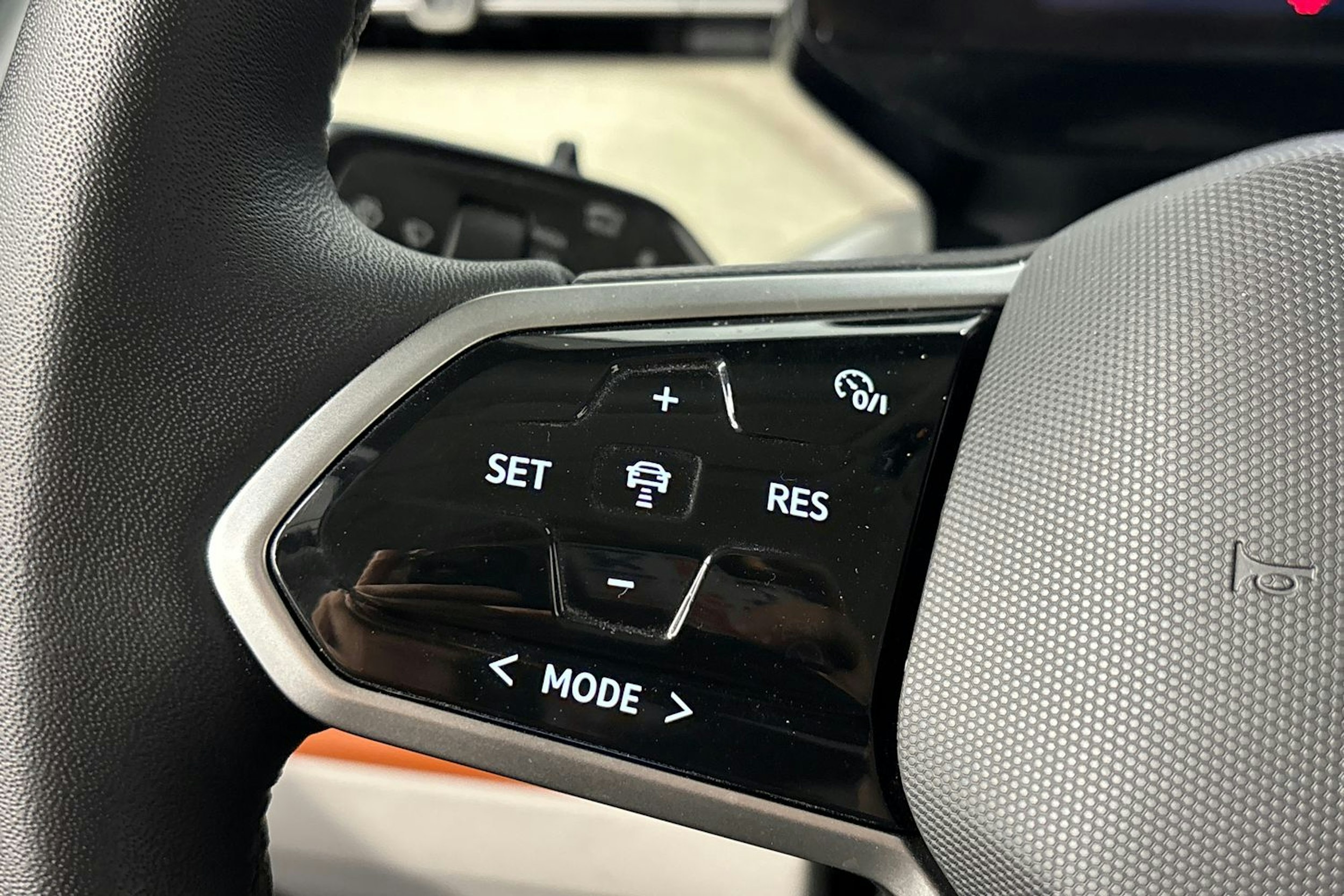 met. musta Volkswagen ID. Buzz 2024 kuva 23.