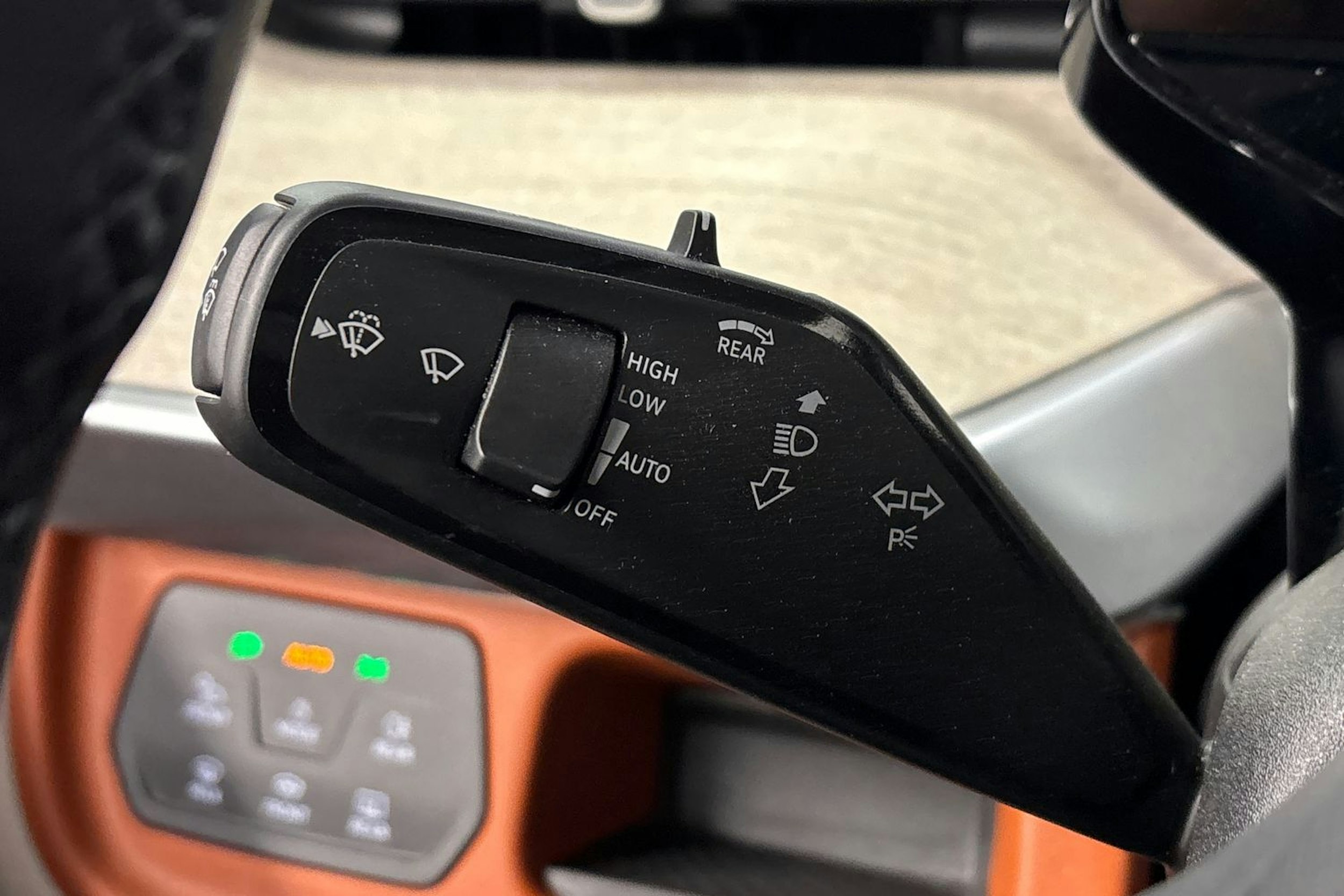 met. musta Volkswagen ID. Buzz 2024 kuva 25.