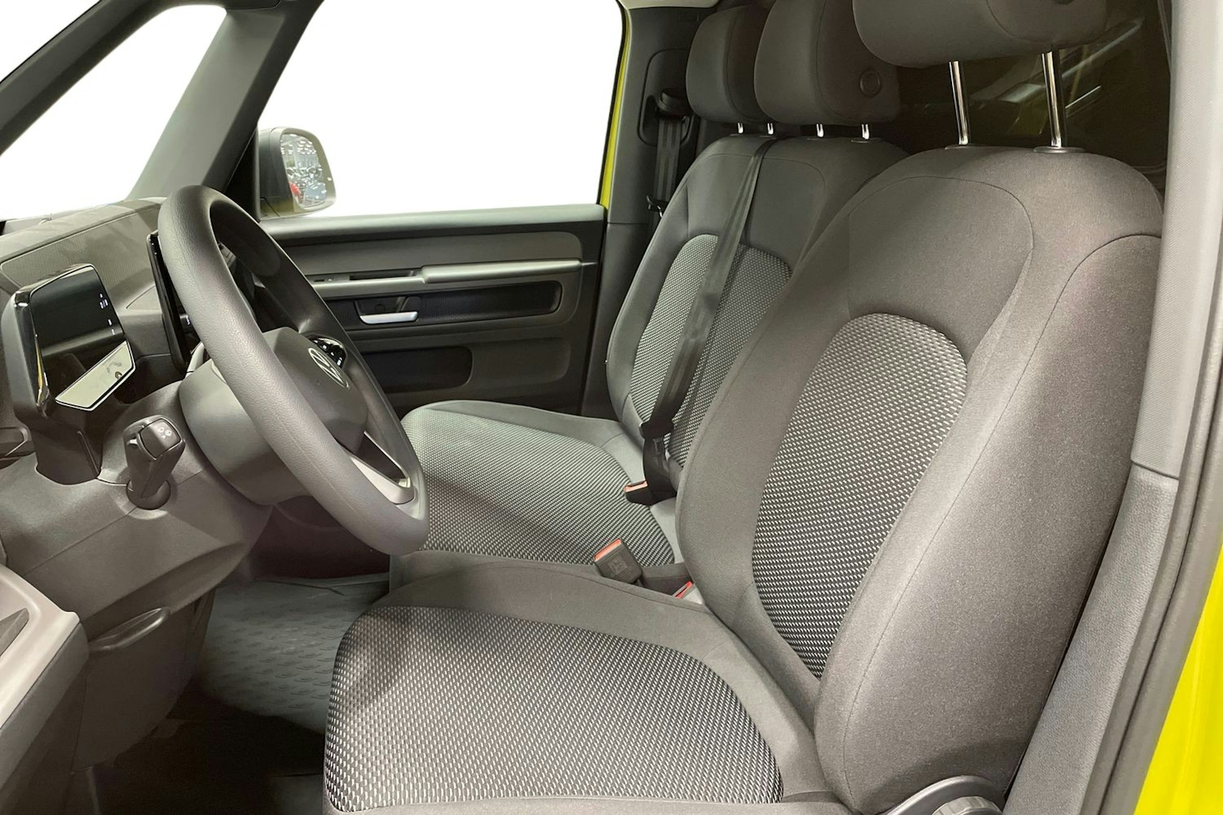 keltainen Volkswagen ID. Buzz Cargo 2024 kuva 10.