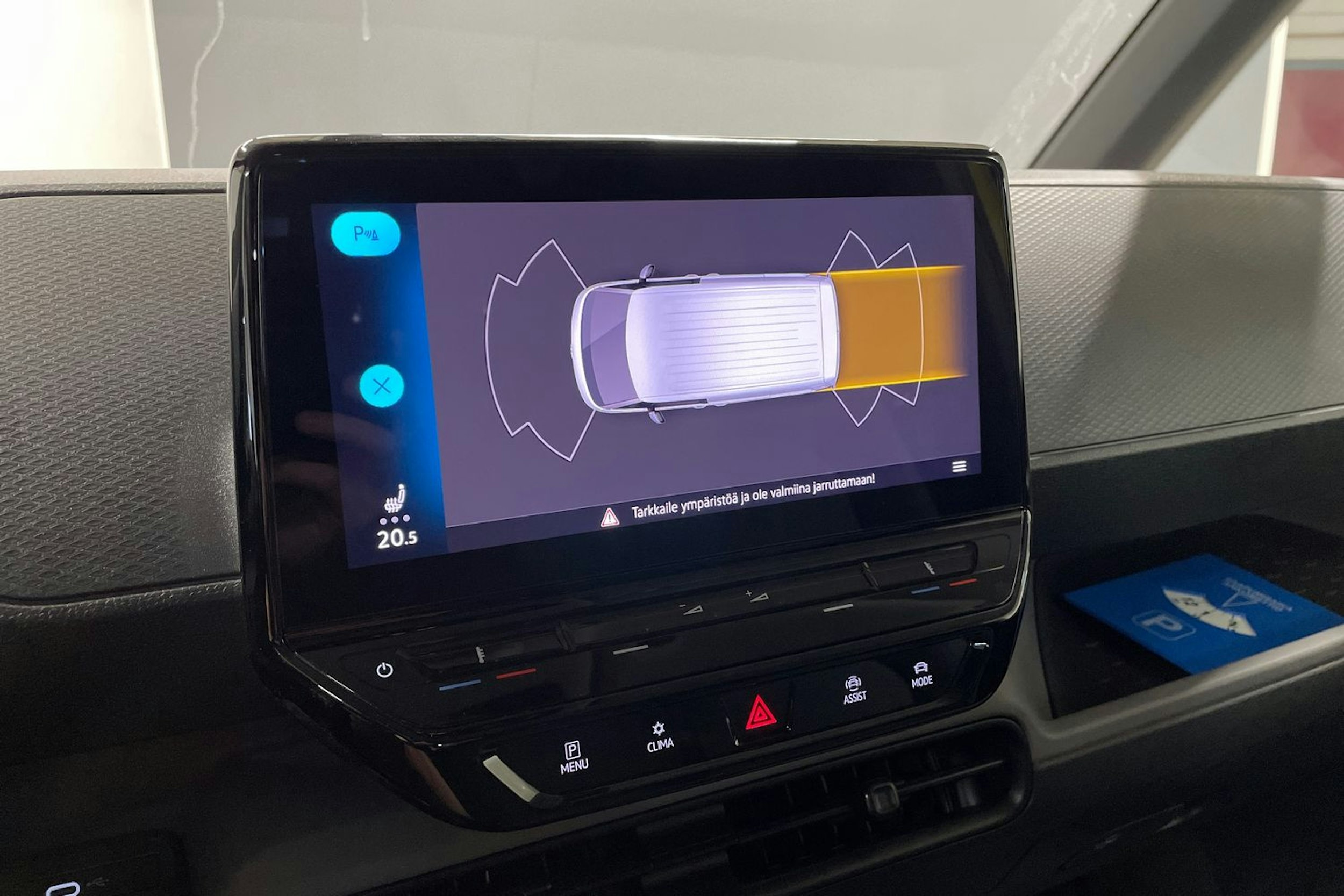 keltainen Volkswagen ID. Buzz Cargo 2024 kuva 17.